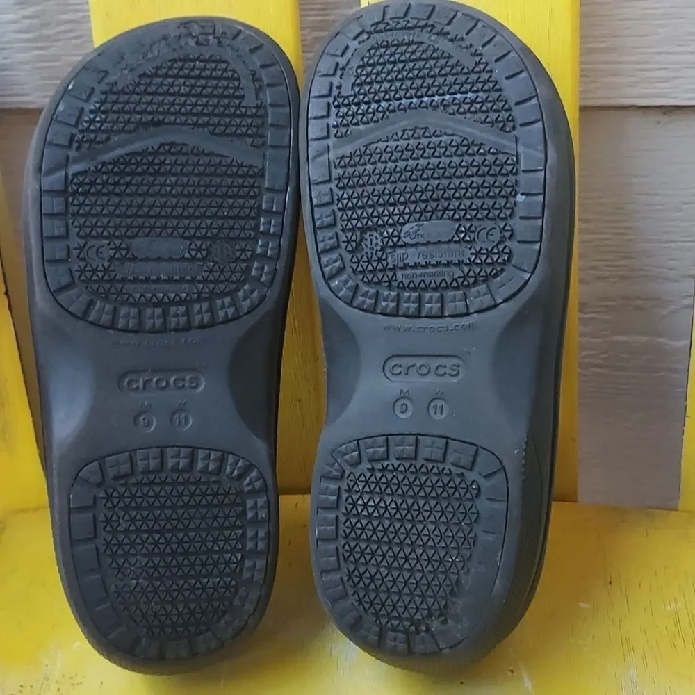 Crocs On The Clock Slip On Clog Shoes M9 W11